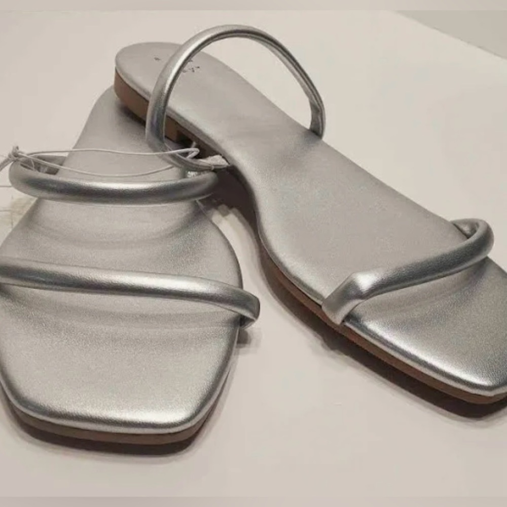 NWT - Winnie Skinny Strap Sandals - 8.5W (Wide Width). - Picture 11 of 12